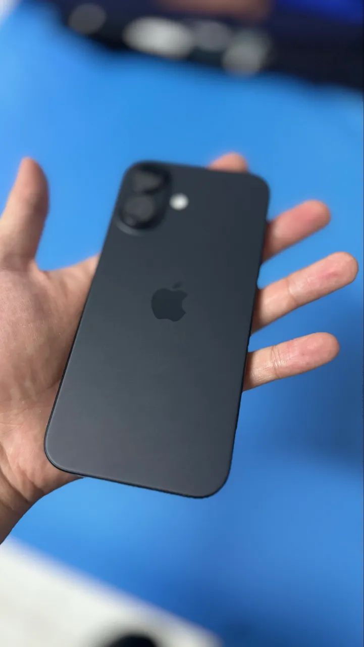 iPhone 16 