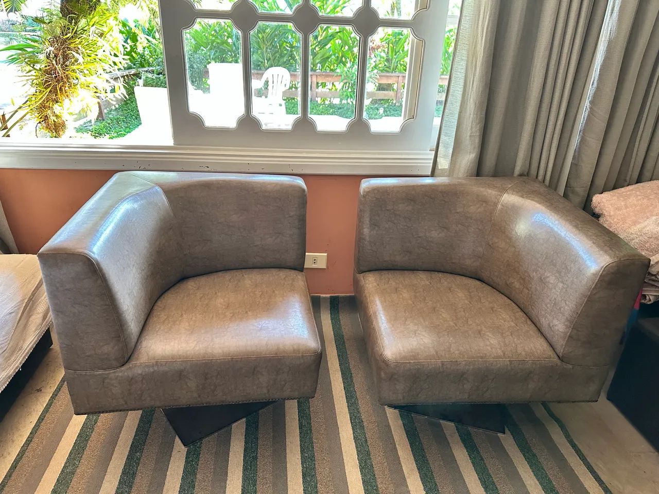Poltronas de couro sintético  - Foto 2