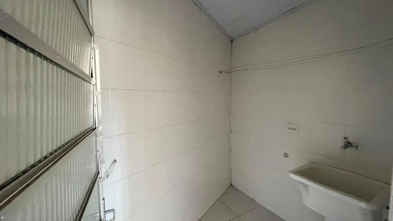 ÓTIMA CASA COM 01 DORM. P/LOCAÇÃO NO CENTRO DA PENHA - Foto 4