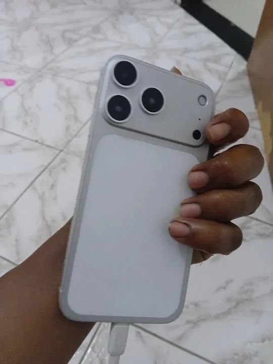 IPhone 11 sabor 17 pro max  - Foto 2