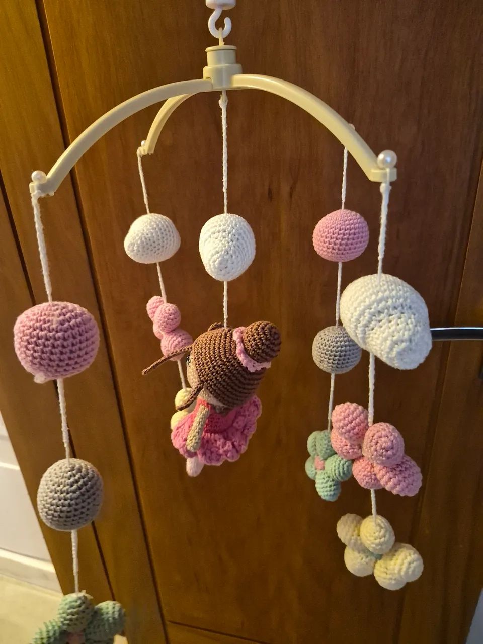 Mobile para berço musical em croche amigurumi