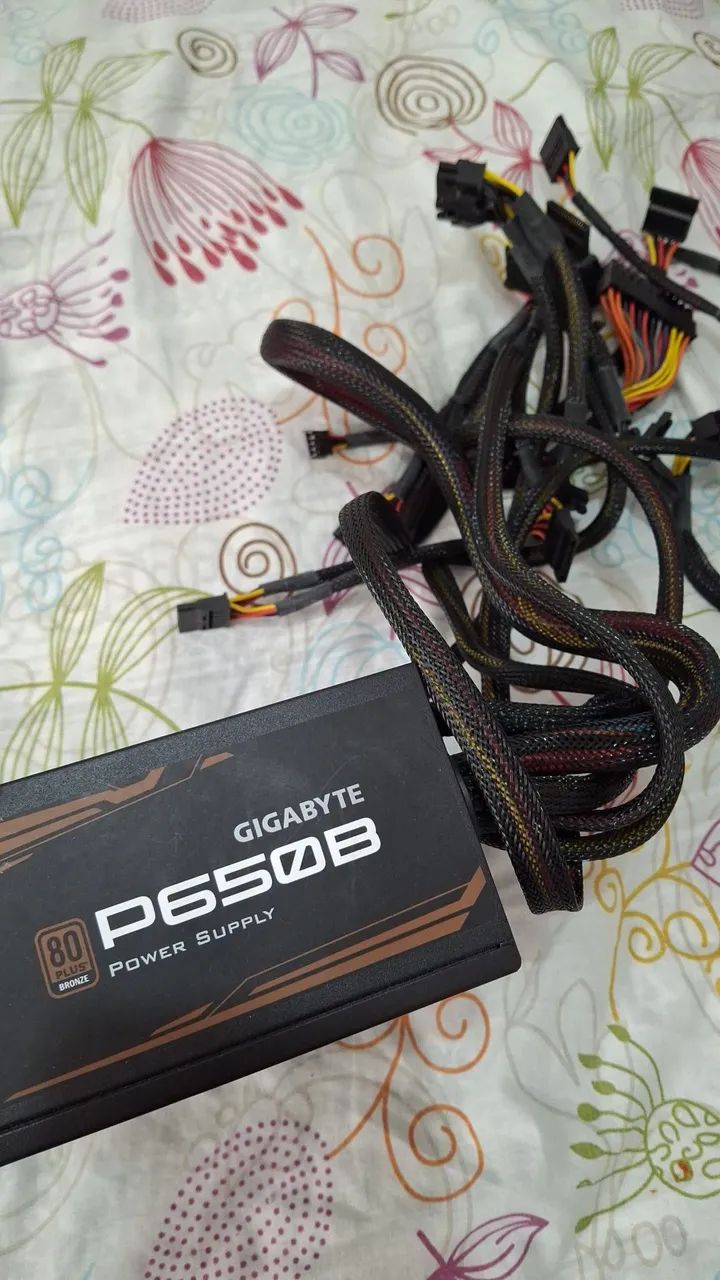Fonte Gigabyte 650W