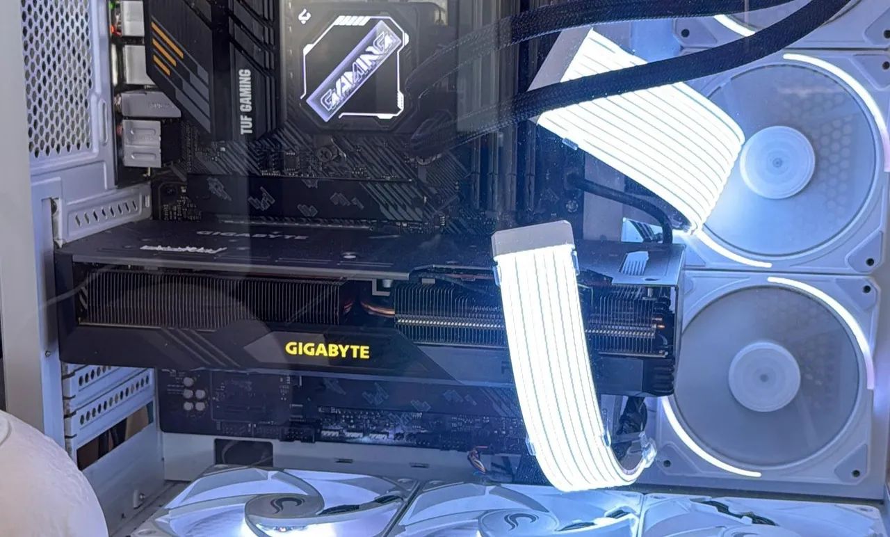 RX 7700 XT 12GB - Foto 2