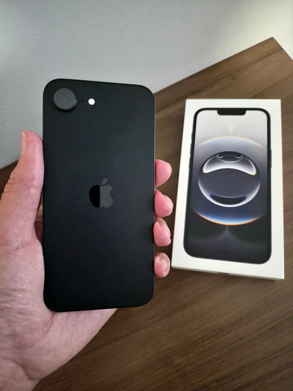 IPhone 16e 128GB Black Semi Novo C/ Nota Fiscal - Foto 2
