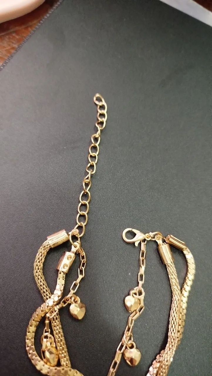 Pulseira dourada com 3 estilos diferentes na mesma pulseira da marca Morana - Foto 3