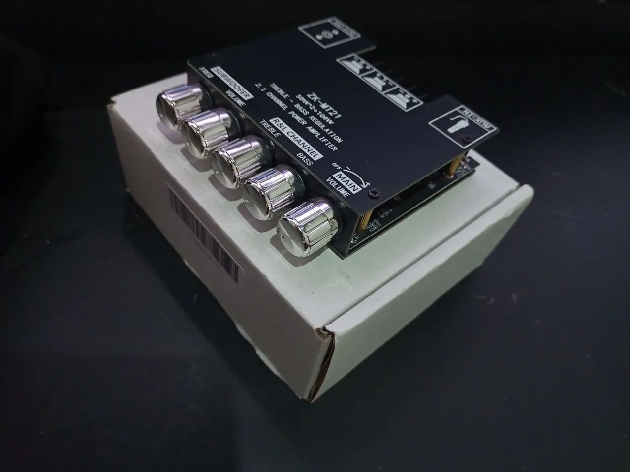 Amplificador com bluetooh embutido 