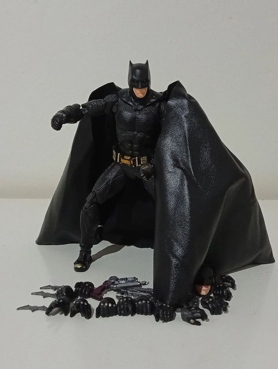Batman Mafex Action figure + Brinde surpresa - Foto 2