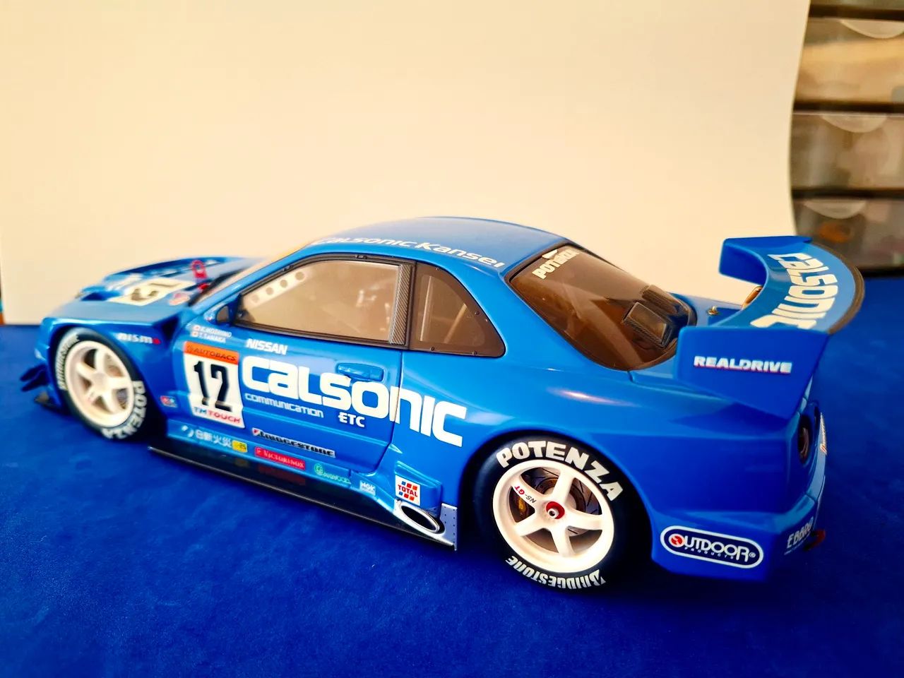 Miniatura Nissan Skyline GT-R R34 AUTOART 1:18 - Brinquedos e