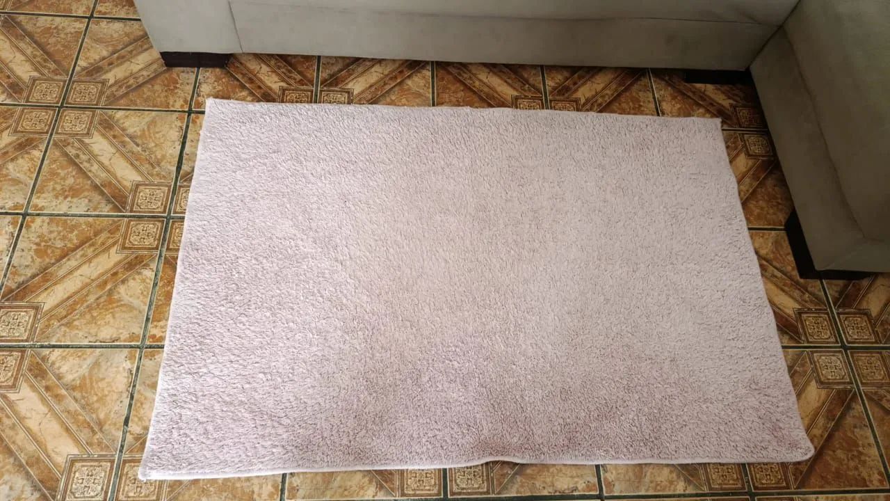 Disponível tapete infantil rosa menina 