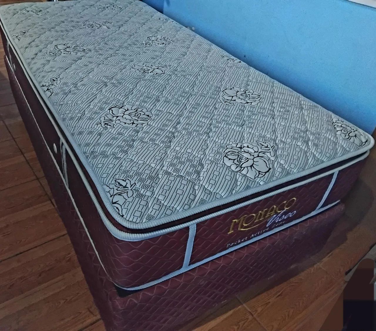 Cama box solteirão com colchão em mola em sacada  - Foto 3
