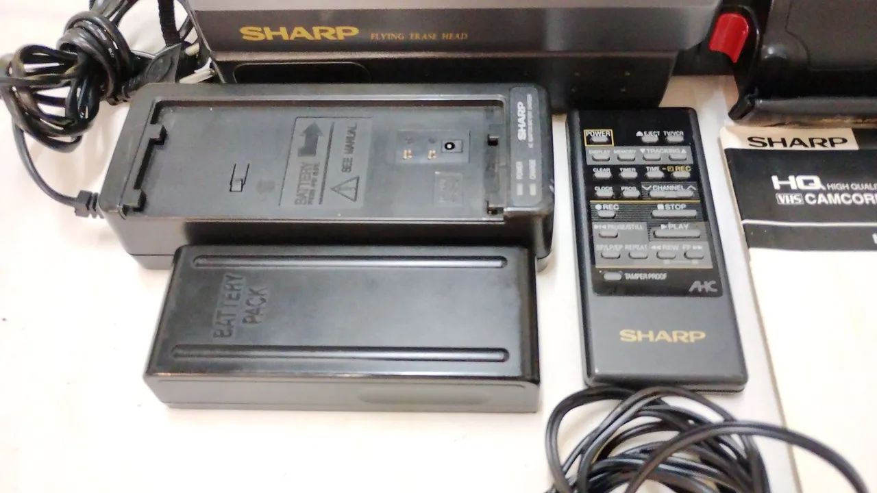 Filmadora Sharp VHS antiga  - Foto 3