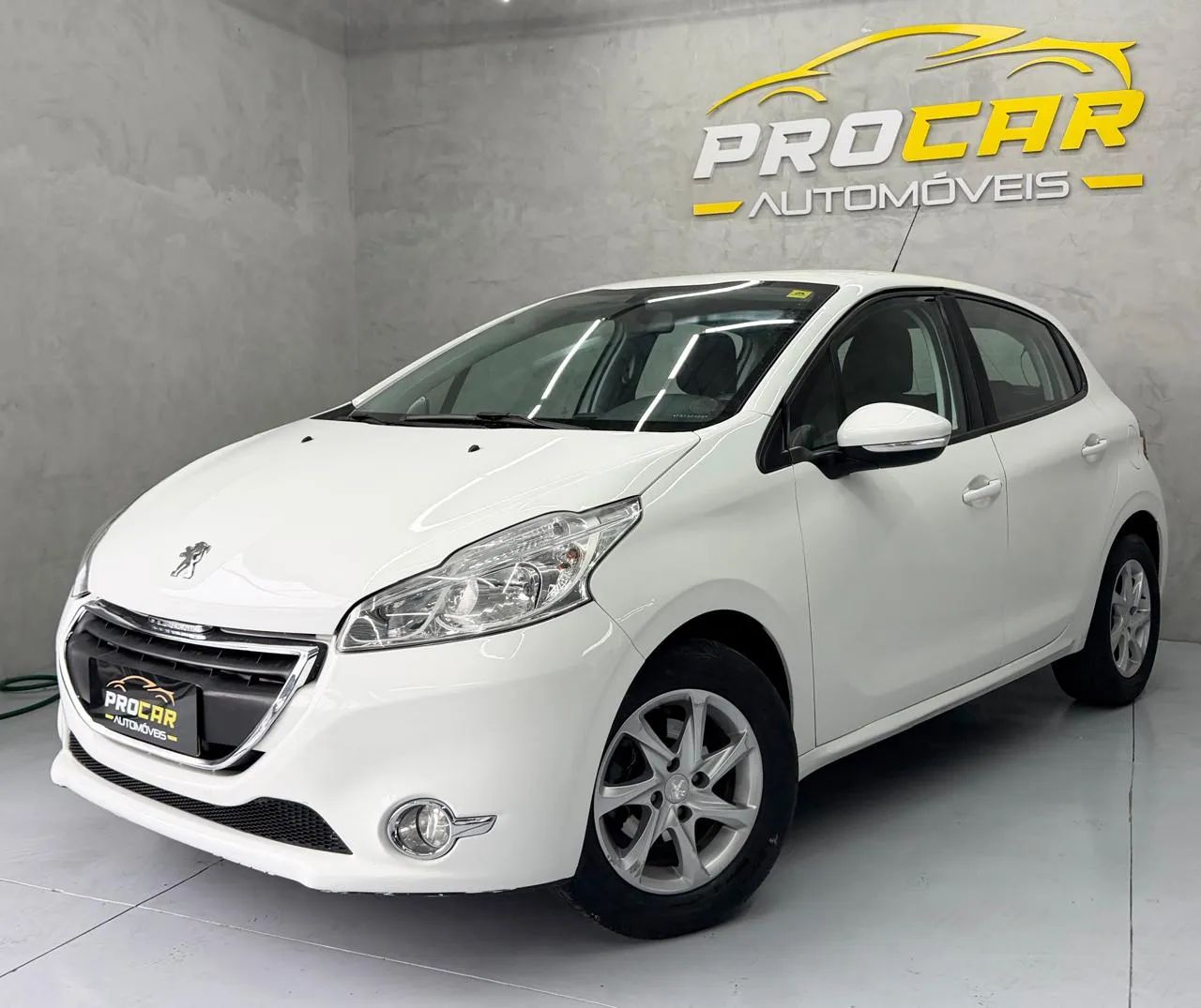 Peugeot 208 2015