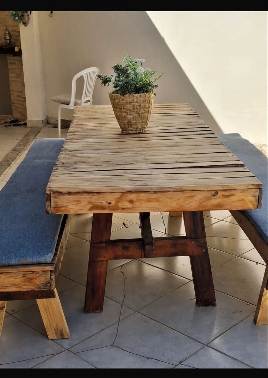 Mesa madeira com dois bancos  - Foto 3