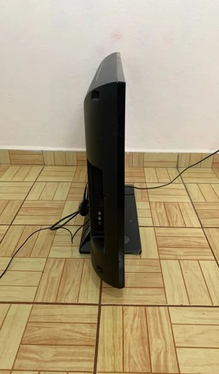 Vende-se uma televisão