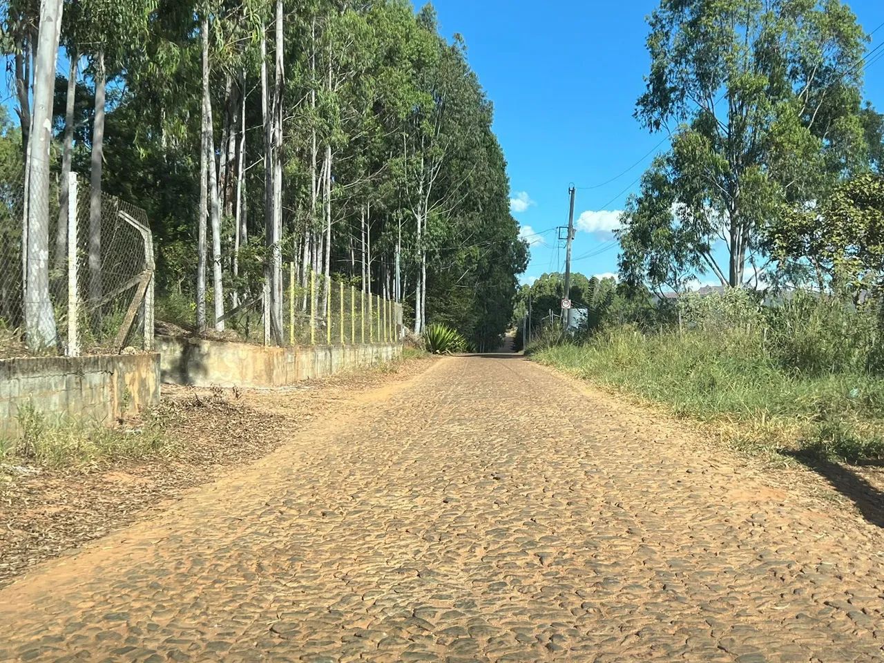 Chacara no portal serra azul divisa com igarape 