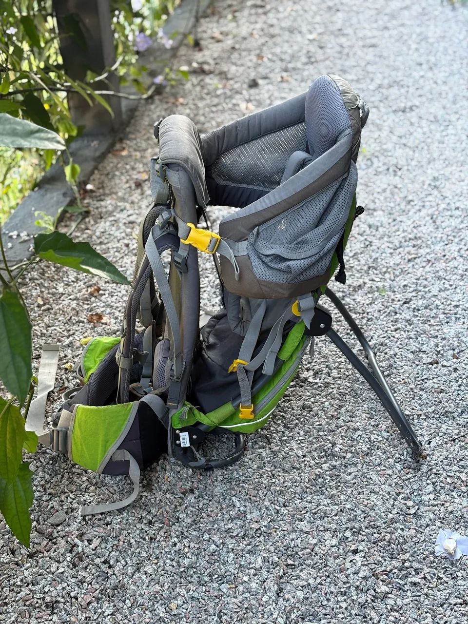Mochila Deuter Kid Confort Air Verde - Foto 4