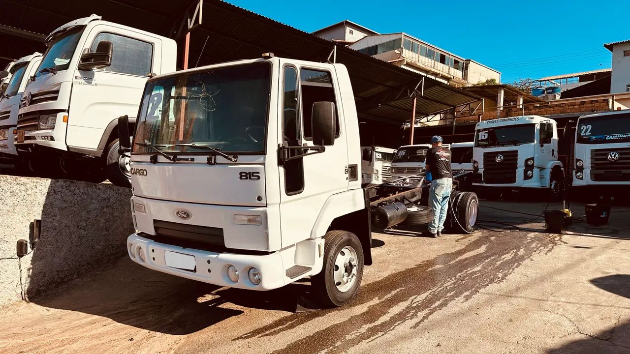 Ford Cargo 815 Oportunidade! - Foto 4
