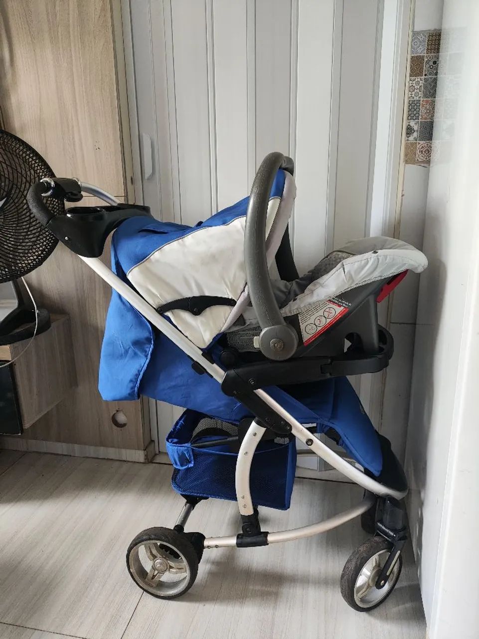Carrinho com bebê conforto  - Foto 2