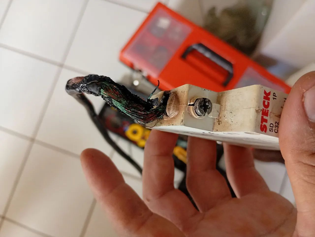 Eletricista o melhor Preço e com Garantia! - Foto 5