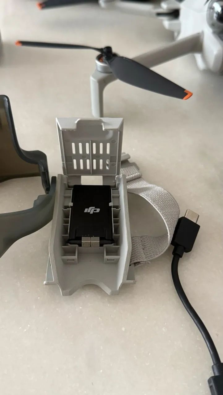 Done dji mini 4 pro combo fly more dongle 2 e lançador  - Foto 4