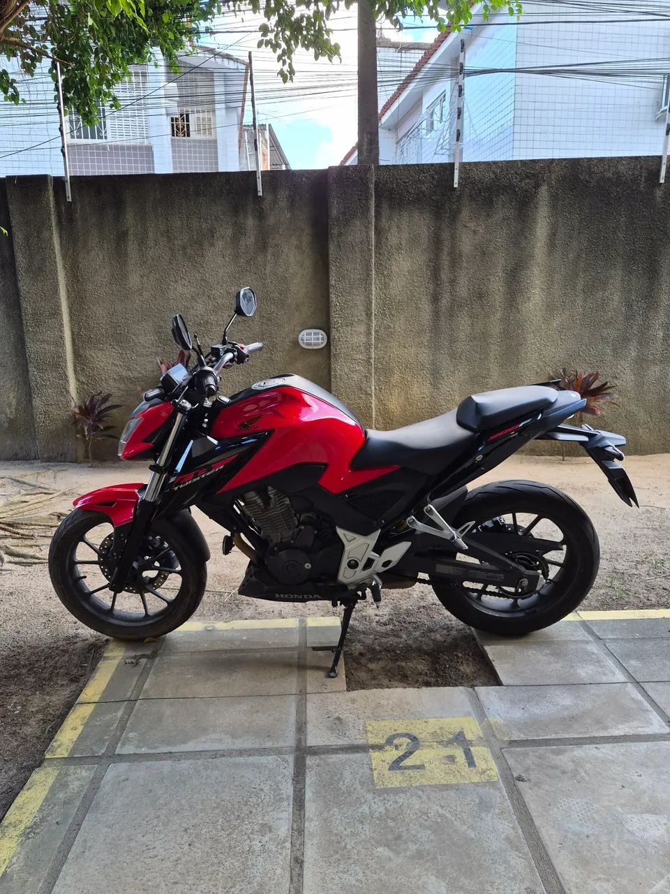CB 300F Twister ABS - Foto 2