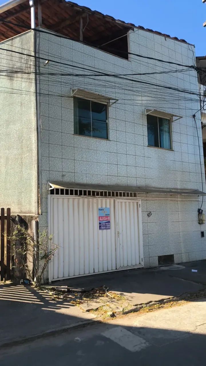Casa triplex no bairro Recanto semimobiliada  2 quartos com terraço