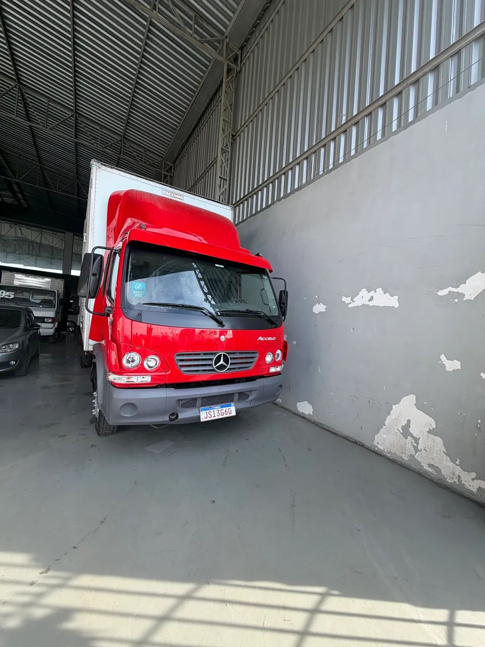 Caminhão Acello 915