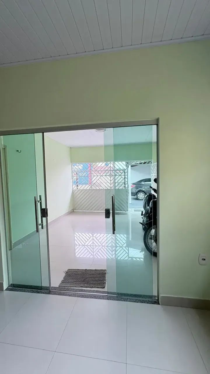 Casa térrea com amplo terreno, 5 quartos e espaço externo - Foto 4