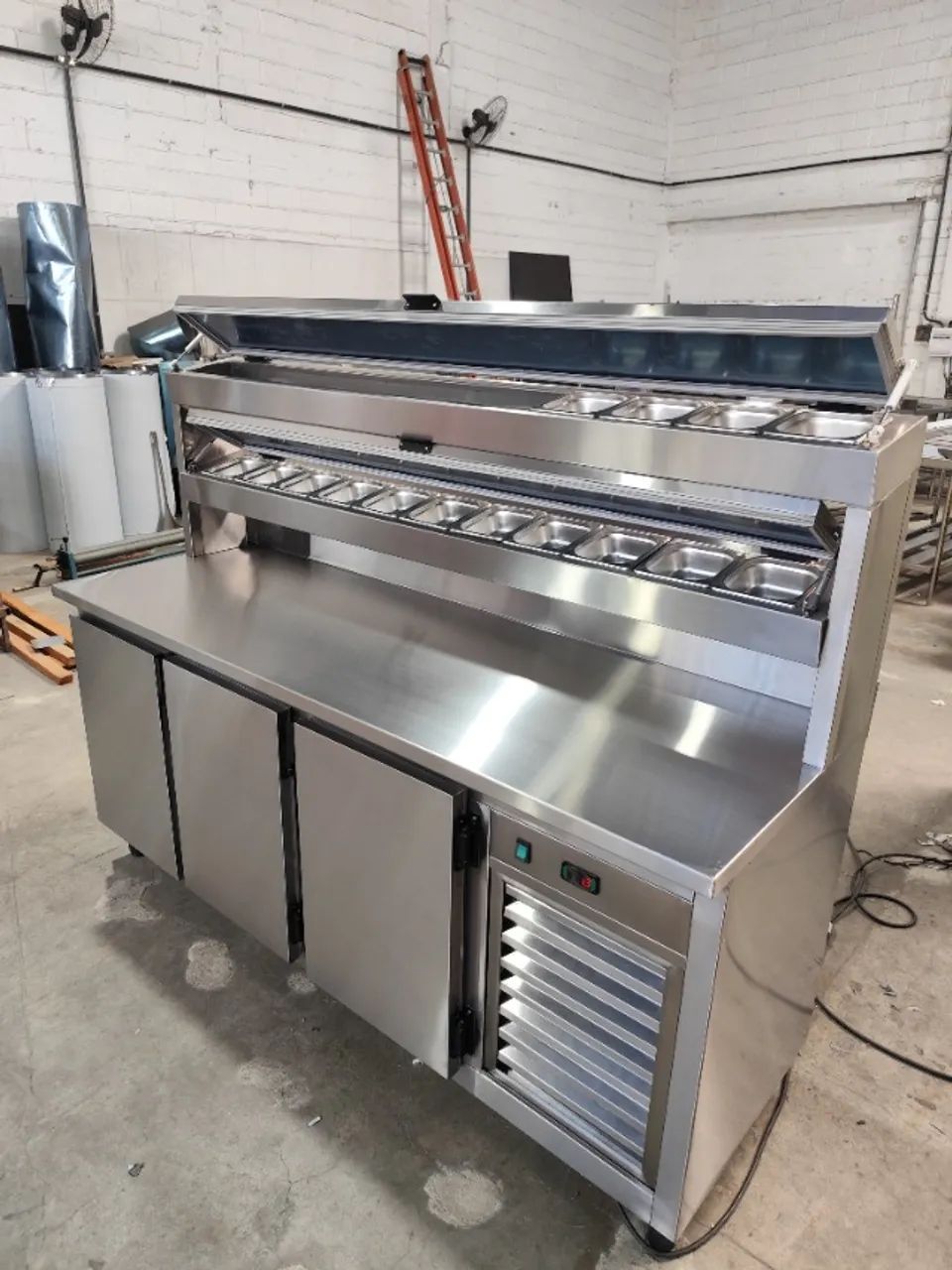 balcão refrigerado 1500mm com área gastronômica integrada 