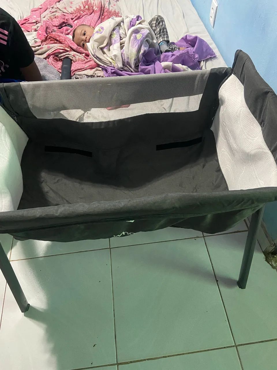 Vendo berço, ninho, e almofadas para berços 