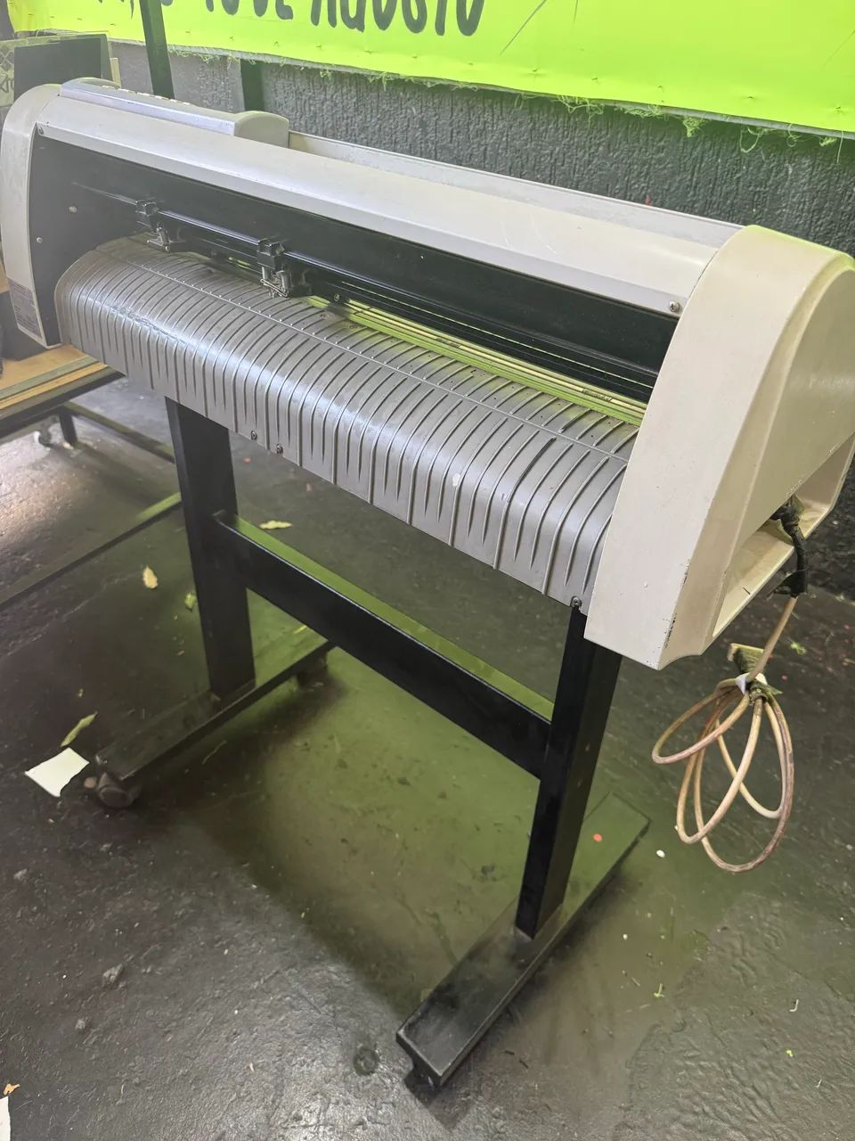Vendo máquina plotter de recorte - Foto 4