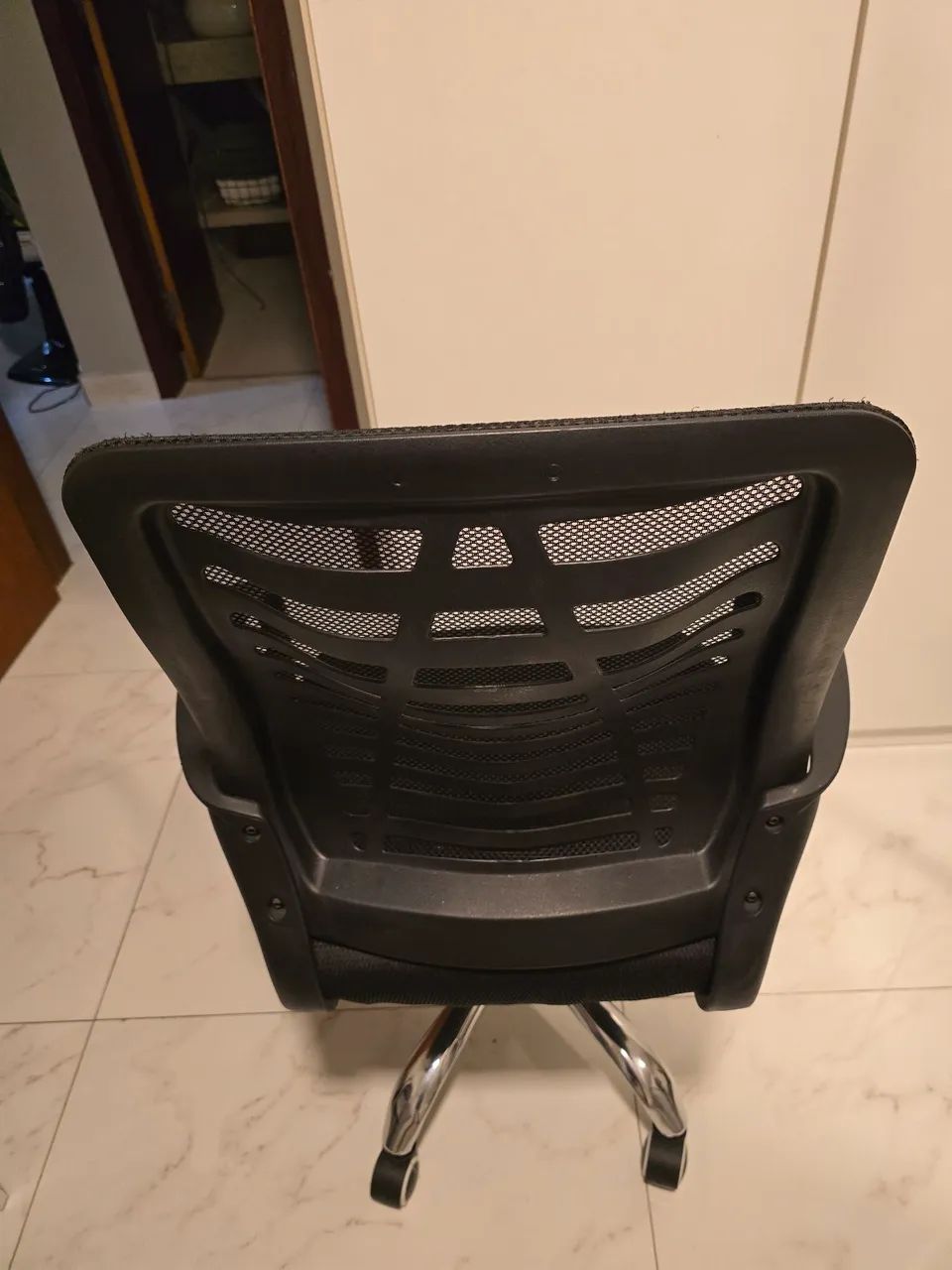Vendo mesa de estudo com cadeira  - Foto 2
