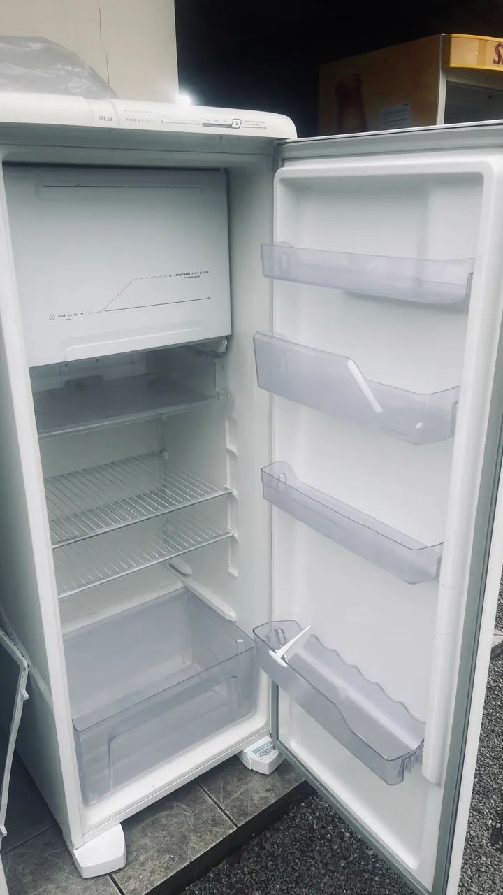 Geladeira Eletrolux  - Foto 4