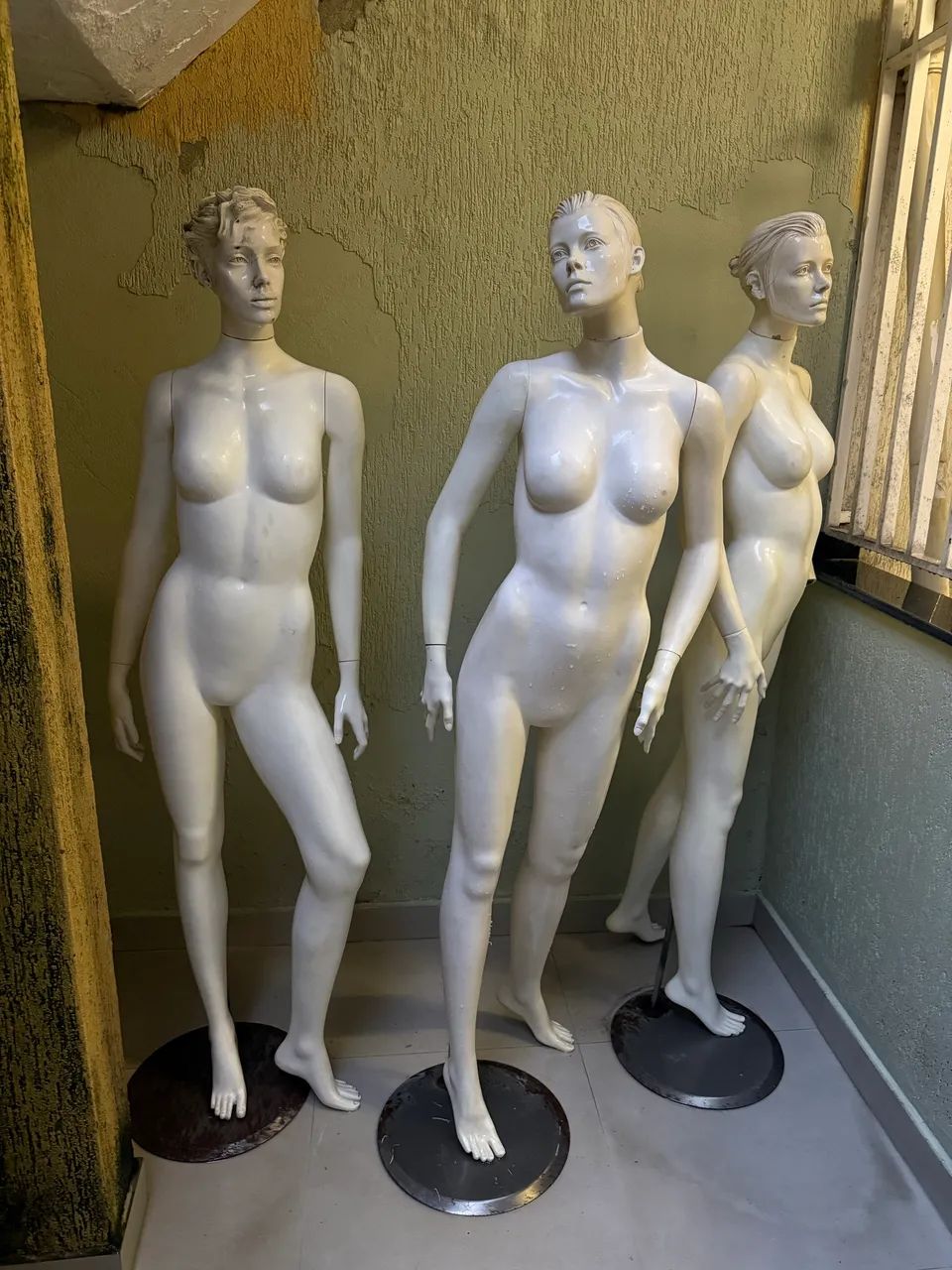 3 Manequins femininos usados - loja / vitrine - Foto 3