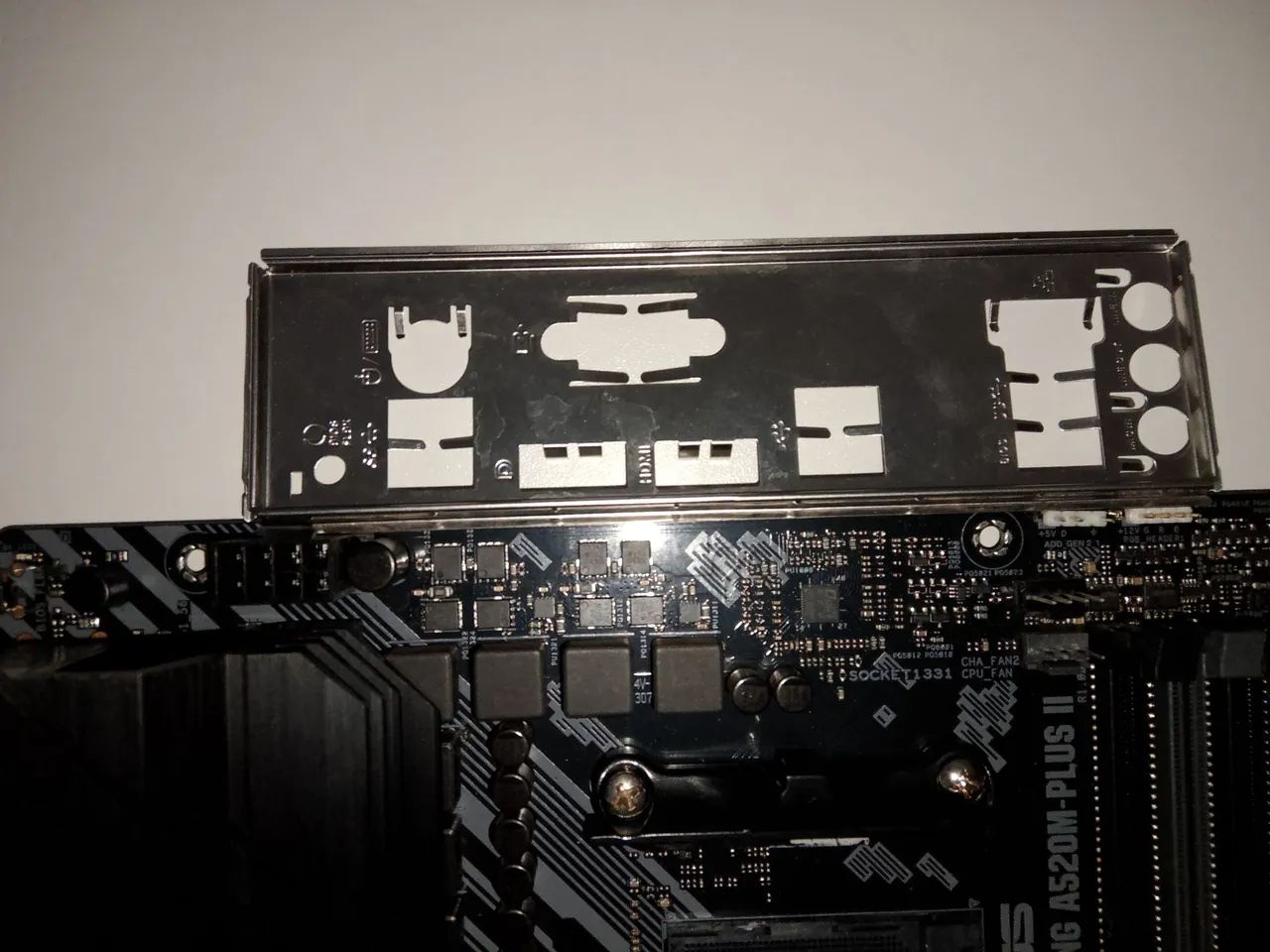 Vendo placa mãe Asus tuf gamimg A520M plus 2  - Foto 2