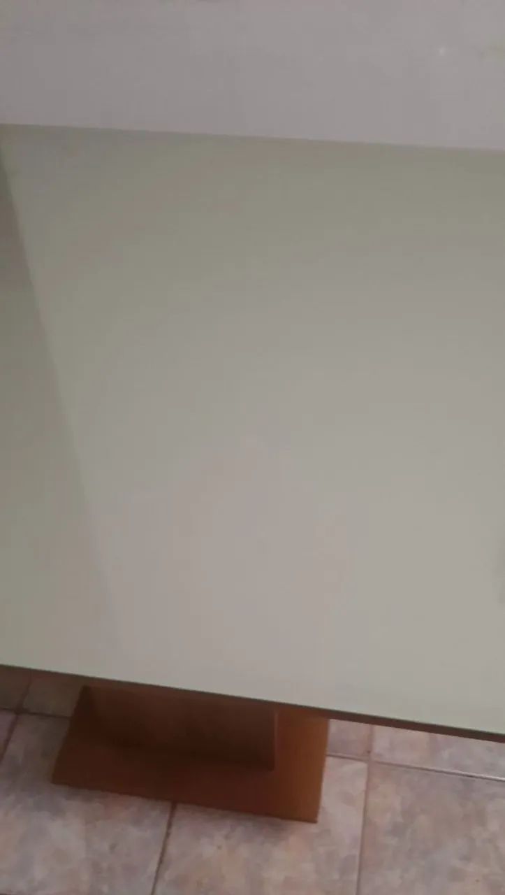 Mesa de jantar com tampo de vidro. - Foto 4