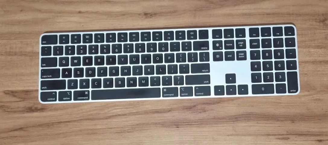 Teclado Apple Magic Keyboard Touch Id Numérico Inglês Preto