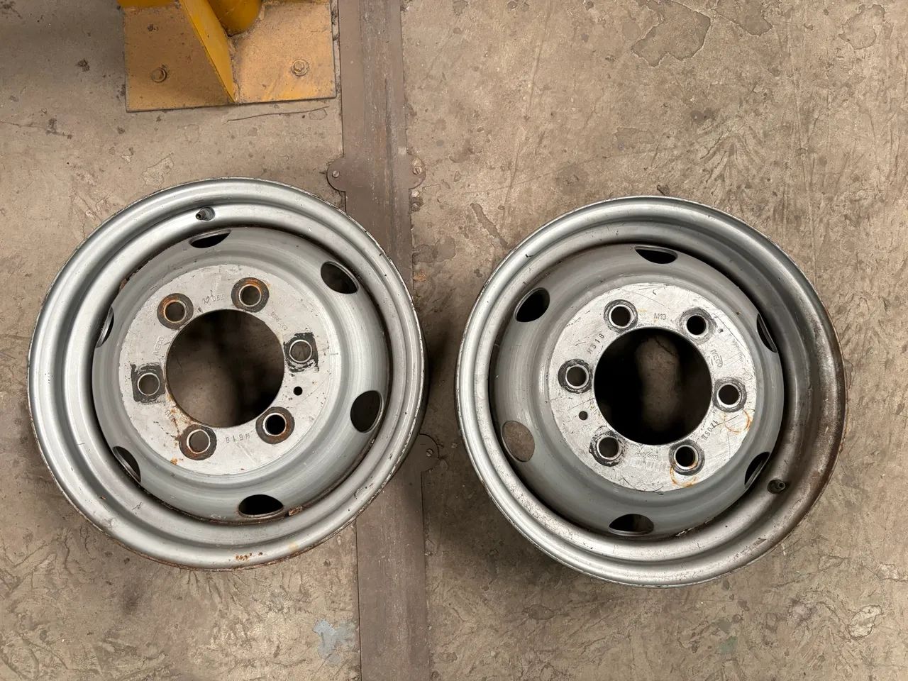 Roda de Aço IVECO original  - Foto 2