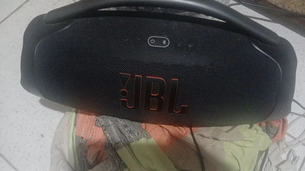 Vendo. JBL  original.   Semi nova