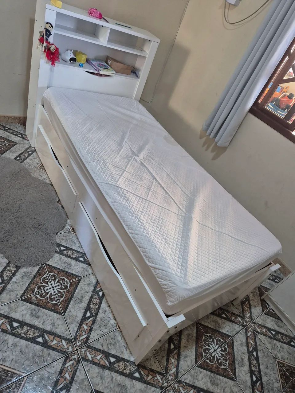 Cama solteiro com colchão, baú e gavetas - Foto 2
