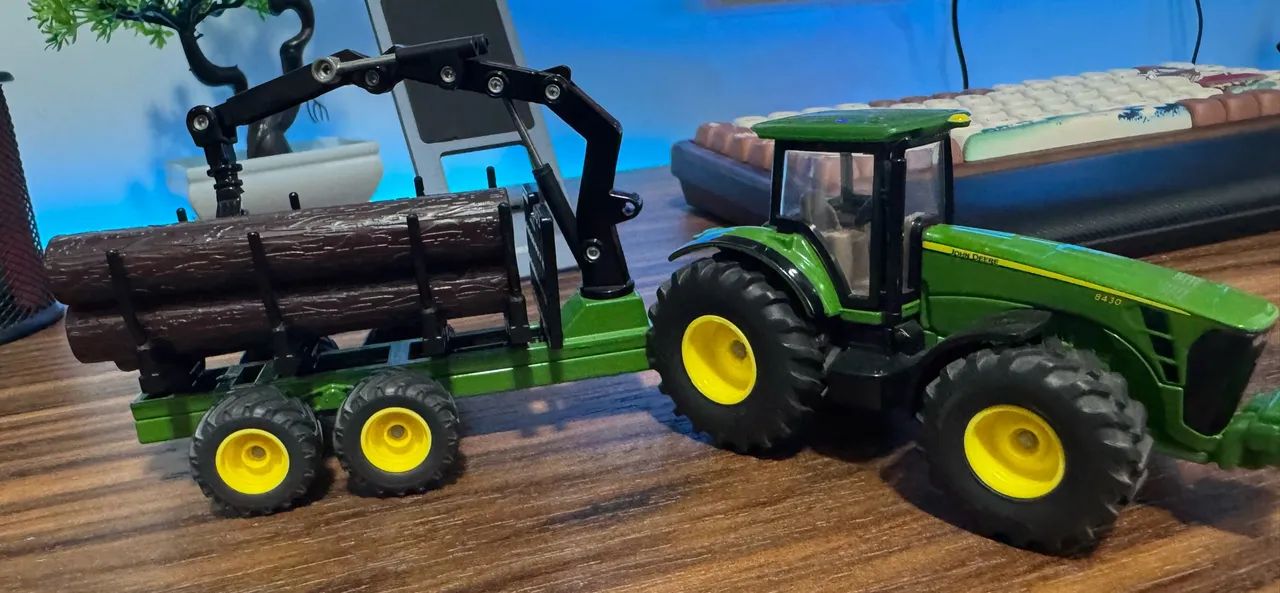 Miniatura John Deere Auto Carregavel 8430 1/64 - Foto 4