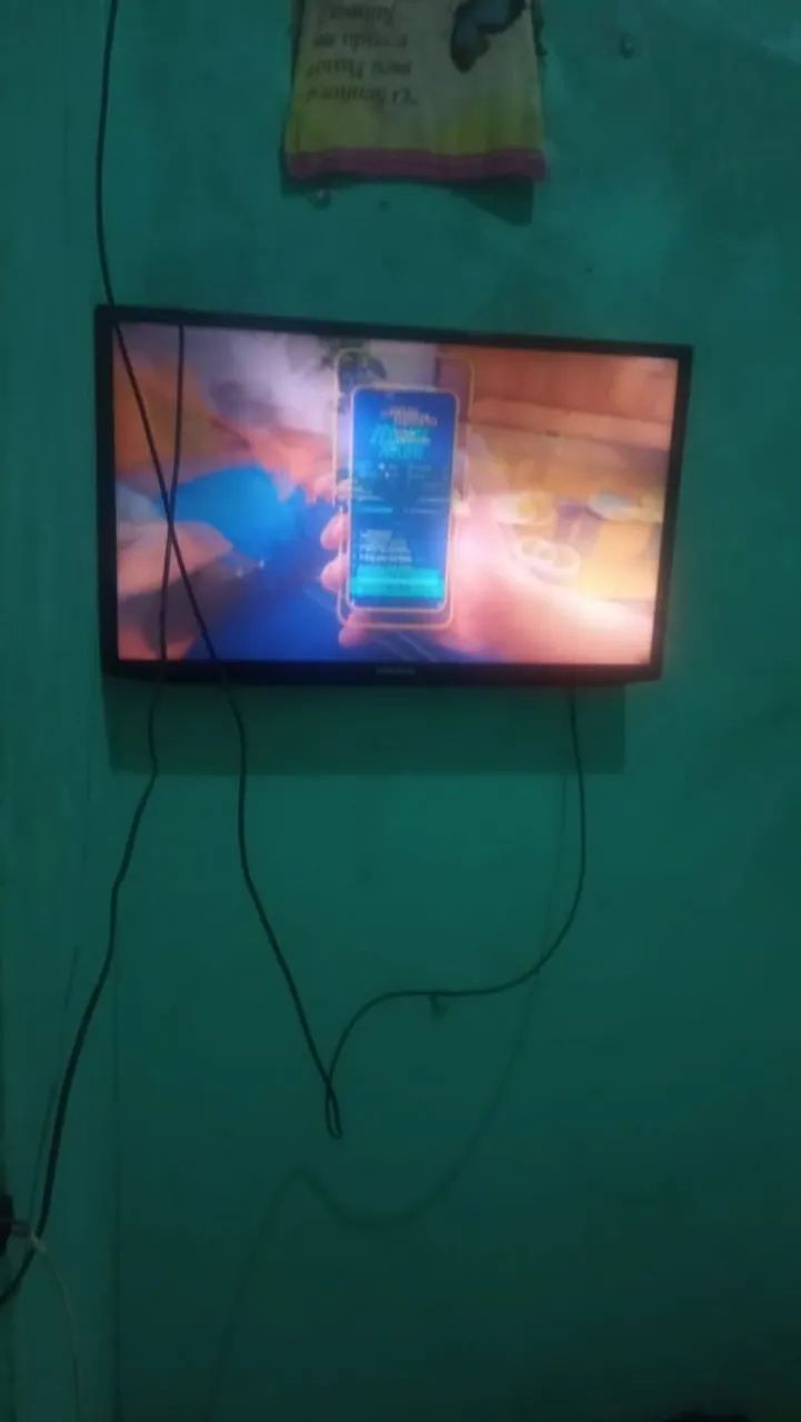 Tv Samsung 32 polegadas com controle não E esmart vai com pendrive com filmes  - Foto 2