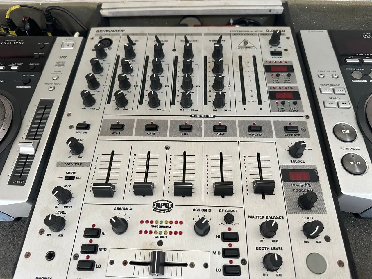 Mesa DJ Excelente.