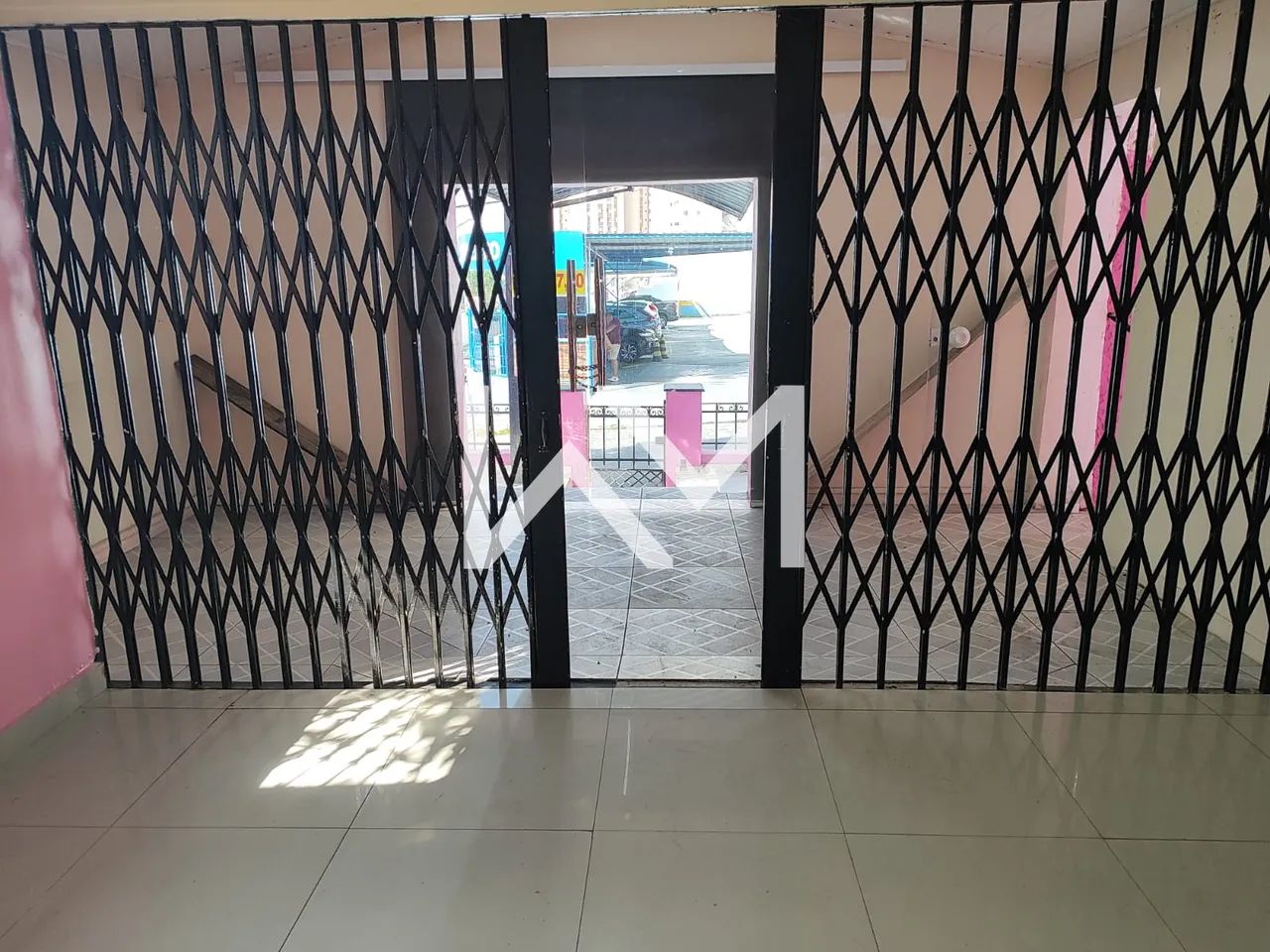 Imóvel Comercial de 400 m² com 11 Ambientes e Acesso Duplo na Rua Dr. Ângelo Vita  Centro  - Foto 4