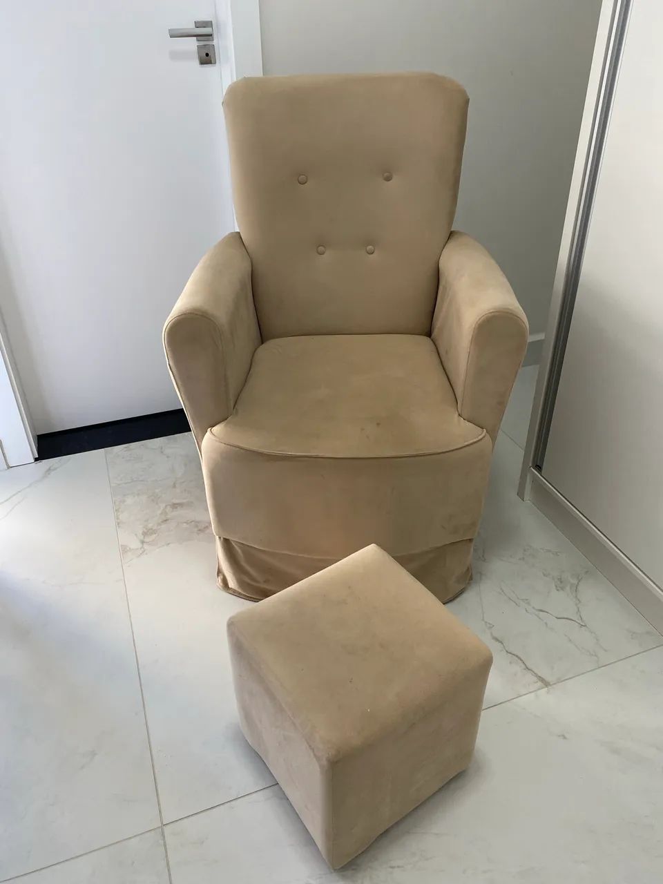 Poltrona de amamentação 