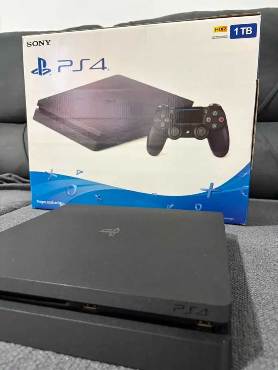 Vendo PS4 com 2 jogos e 1 Controle Na caixa e os cabos  - Foto 4