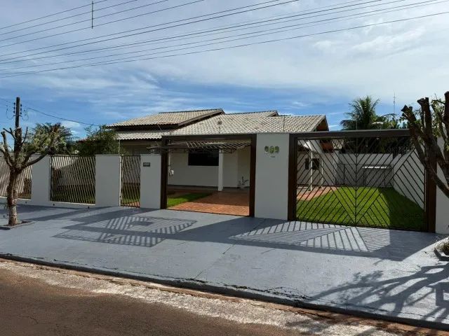 Vendo casa no centro de Glória de Dourados