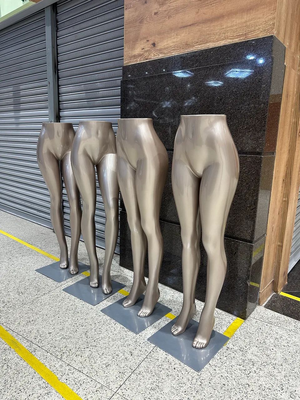Manequins expositores de calça fibra 