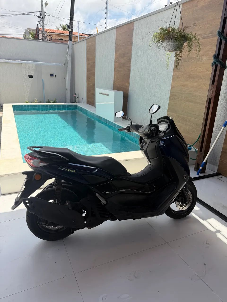 N Max Muito Nova