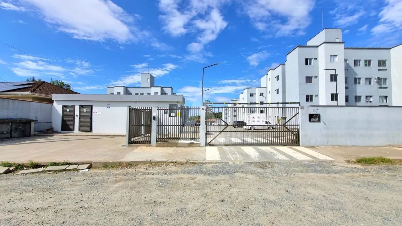 Apartamento com 02 quartos no bairro Vila Nova.